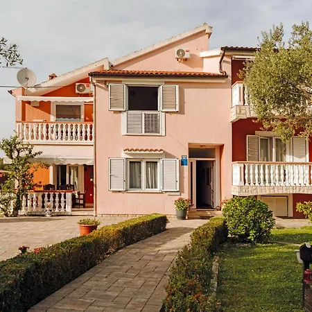 Darko Apartmán *