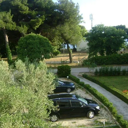 Darko - 30 M From Apartment *
